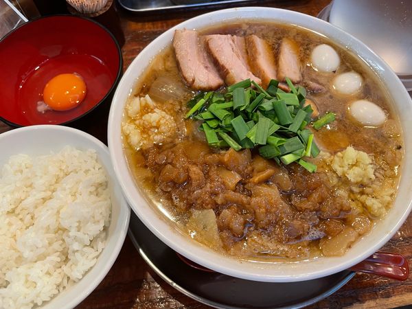 「特製秘境タンメン + 生卵シングル + ライス」@秘境タンメン かし山の写真