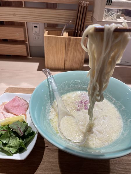 「たまり白湯ラーメン」@とりそばカフェ しょうわの写真