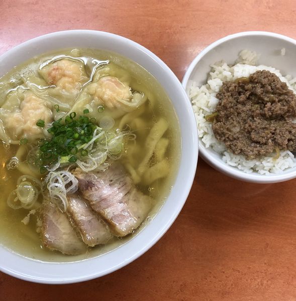 「海老ワンタンメン950円➕生姜丼100円」@日陰の写真