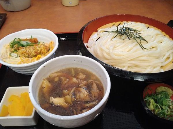 「鴨つけうどん」@得得うどん 伏見竹田店の写真