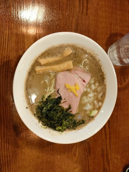 「とんこつ煮干そば　900円」@麺屋らんまるの写真