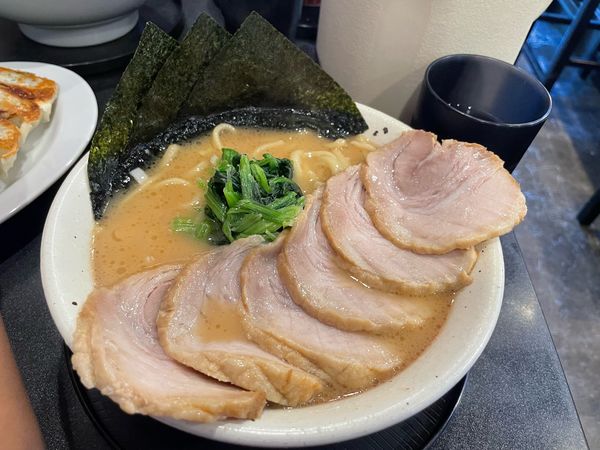 「チャーシューラーメン」@横浜家系 だるま家の写真