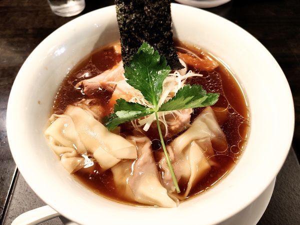 「ワンタン醤油らぁめん」@KaneKitchen Noodlesの写真