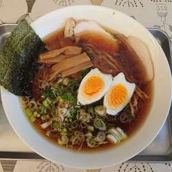 醤油ラーメン(700円)