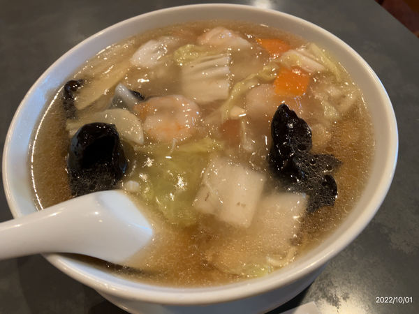 「海老汁そば」@東華飯店の写真