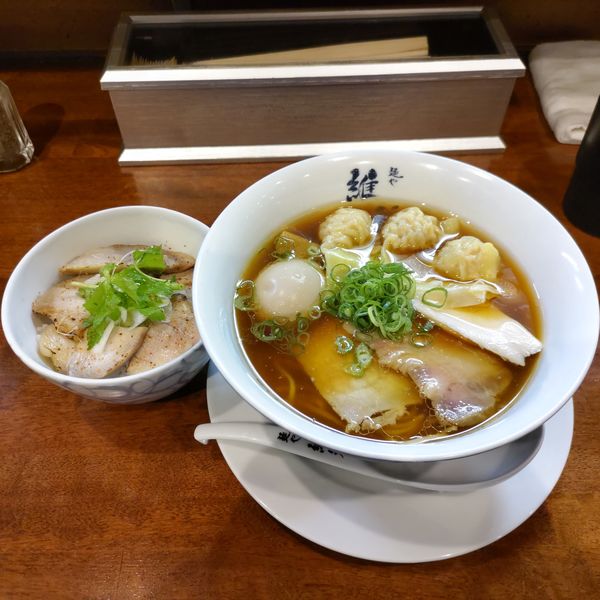 「特醤油らぁ麺·豚飯」@麺や維新の写真