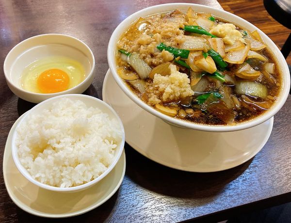 「具増しスタミナ濃厚中華そば｢全部｣＋生卵＋ライス」@濃厚中華そば スタミナ軒の写真