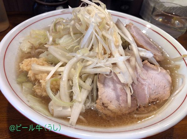 「らーめん(850円)野菜小、背脂小、ショウガあり」@豚の神様の写真