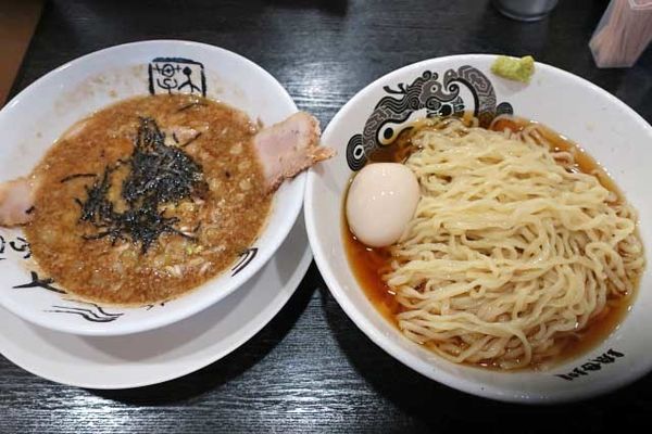 「つけ麺　1,100円＋半熟紅花たまご　150円」@食堂 はせ川の写真