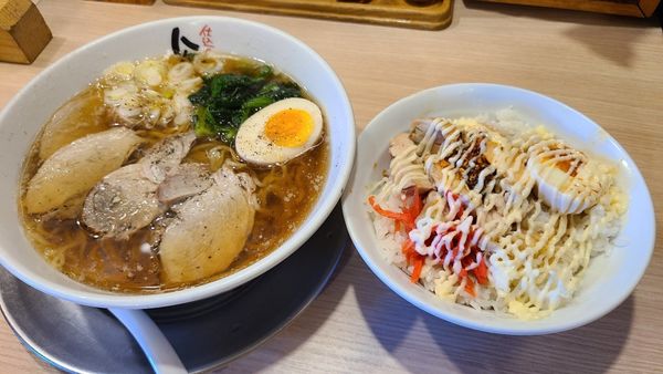 「チャーシュー麺セット 鶏飯」@麺飯食堂 八右衛門の写真