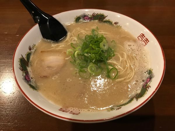 「ラーメン　800円」@博多豚骨ラーメン 竜ちゃんの写真