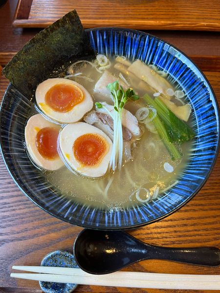「塩ラーメン 850円、味玉 100円」@Omirukの写真