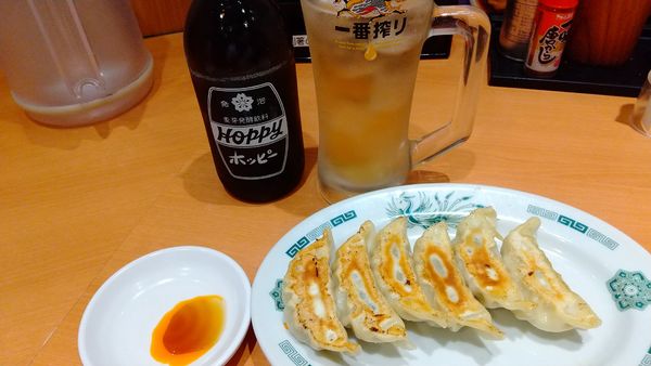 「餃子+ホッピーセット・中おかわり（250+420+240)」@日高屋 荻窪北口店の写真