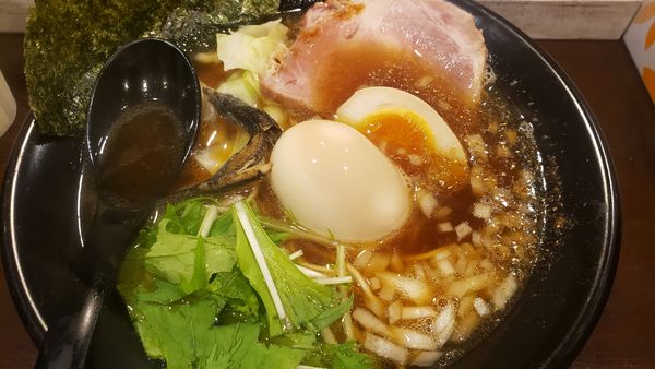 「あっさり煮干しそば＋味玉」@濃厚煮干しそば つけ麺 必の写真