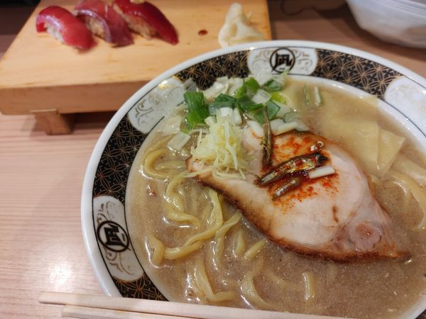 「煮干しラーメン(塩)」@すごい煮干ラーメン野毛 すし 釣りきんの写真