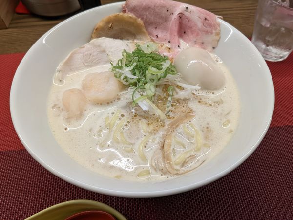 「特製濃厚鶏白湯醤油らぁ麺」@麺LOUISの写真