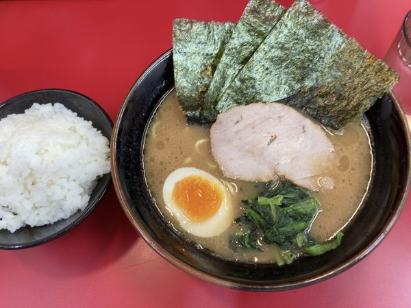 「ラーメン並」@横浜ラーメン 山本家の写真