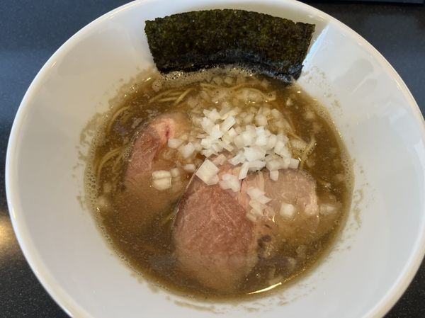 「煮干そば＋ニボ玉150g」@煮干中華蕎麦 舞〜Mau〜の写真