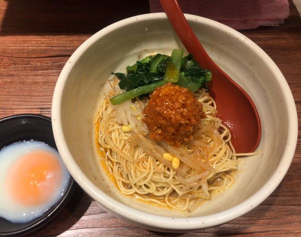 「汁なし担担麺　小盛り+おんたま（800円）」@めだかTANTANの写真