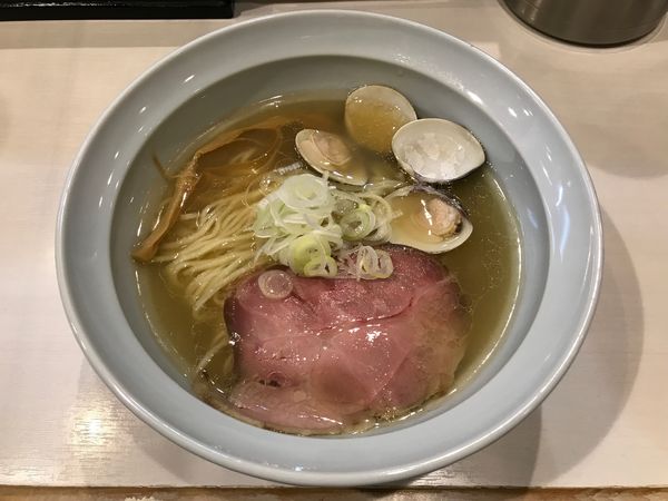 「貝だし塩そば ハマグリのせ　850円」@贔だしやの写真