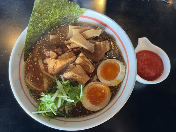 「八丁味噌ラーメン・トマトあり+三彩飯」@麺坊 炗の写真