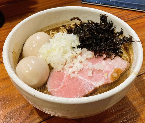 「ホタルイカのかけそば(大盛)＋味玉」@どろそば屋 ひろしの写真