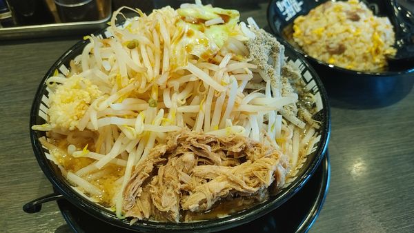 「ニボジロー　麺大盛　タレ増し」@ガッツだ！ニボジローの写真