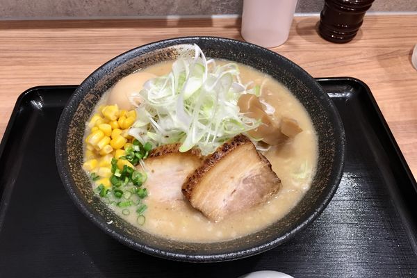 「味噌拉麺＋味玉＋コーン＋ネギ増し 計450円」@札幌味噌拉麺 かけるの写真