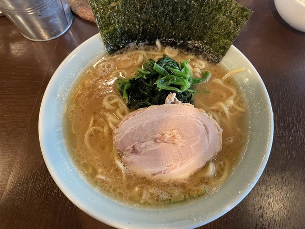「ラーメン(並) 800円 ライス100円」@横浜家系らーめん いずみ家の写真