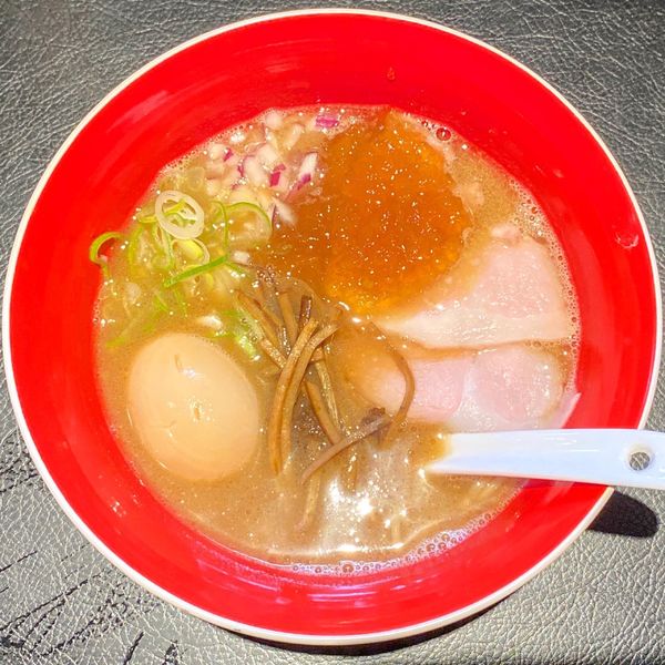 「魚介豚骨醤油 ¥930 味玉 ¥100」@men-eiji HIRAGISHI BASEの写真