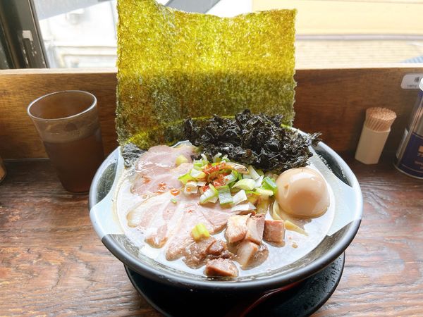 「凪らーめん　岩海苔トッピング」@すごい煮干ラーメン凪 新宿ゴールデン街店 本館の写真