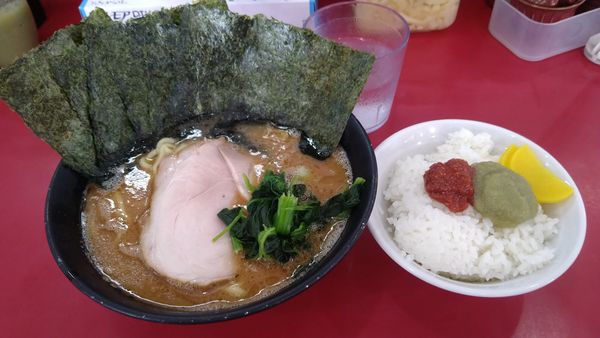 「ラーメン(並)¥800+のり¥100+ライス¥120-」@杉田家 千葉祐光店の写真