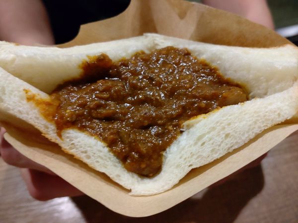 「食パンとカレー　３００円」@あから(AKL)カレーなる酒場の写真
