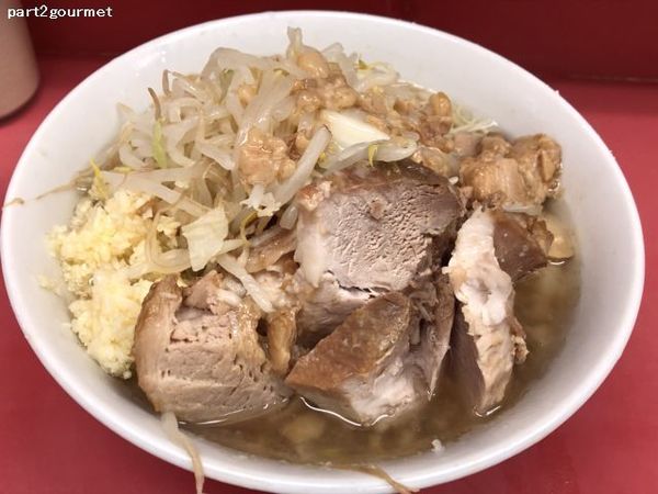 「ラーメン少なめ(豚2枚) 「ニンニクアブラ」(800円)」@ラーメン二郎 小岩店の写真