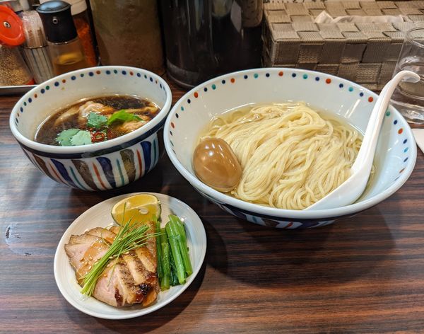 「鴨出汁わんたんつけ麺」@らー麺 あけどやの写真