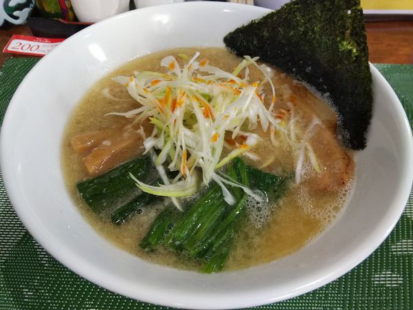 「旨辛塩ラーメン　※クーポンで２００円引き」@らぁめん 椰斗の写真