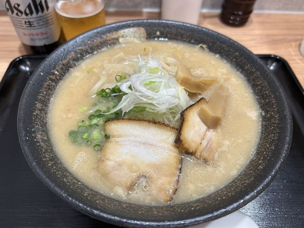 「味噌拉麺890円→オープン価格100円＋瓶ビール450円」@札幌味噌拉麺 かけるの写真