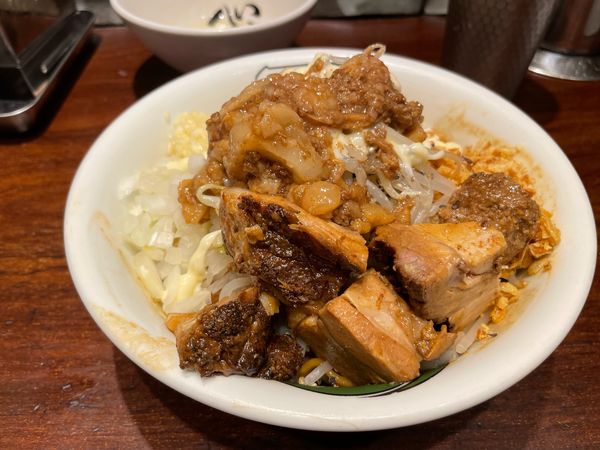 「汁なし」@ラーメン 雷 東京本丸店の写真