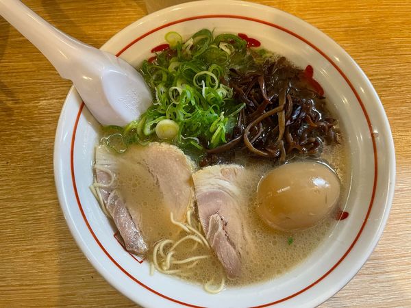 「キクラゲラーメン味玉追加」@博多長浜屋台やまちゃんの写真