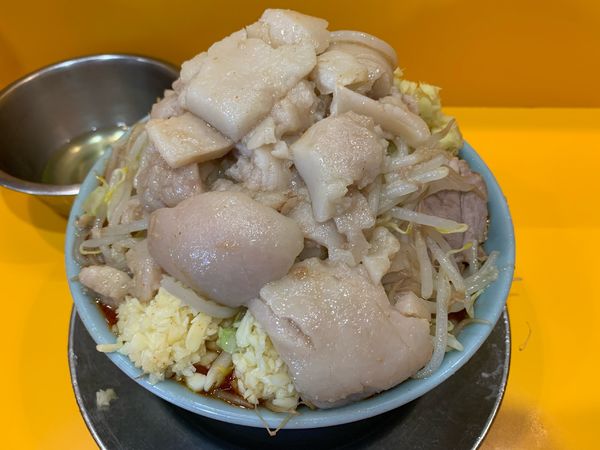 「小ラーメン 辛い奴4倍 ニンニクアブラマシマシヤサイスクナメ」@ラーメン二郎 八王子野猿街道店2の写真
