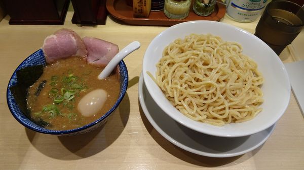 「濃厚魚介豚骨つけ麺：大盛（1,000円）＋味玉（100円）」@京都ラーメン森井 分倍河原店の写真
