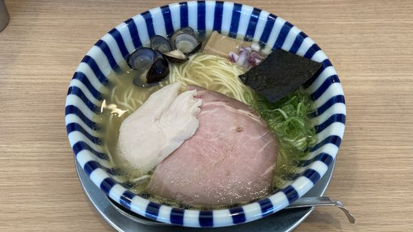 「鶏と蜆の塩ラーメン」@ねいろ屋 豊洲店の写真