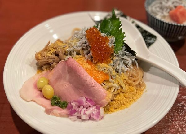 「【限定】自家製唐墨と釜揚げしらすのまぜそば¥1350、白飯¥15」@酒肴場 屯の写真