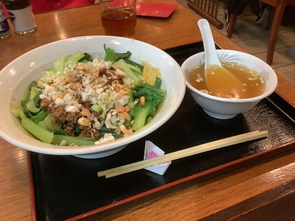 「汁無し坦々麺　980円」@栄華軒の写真