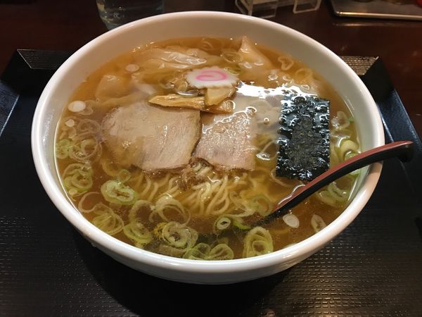 「ワンタンメン」@中華蕎麦 金魚の写真