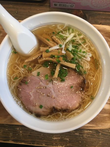 「淡麗白醤油 大盛り¥800」@中華そば 真壁六郎太の写真