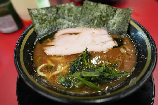 「ラーメン 麺硬め」@IEKEI_TOKYO 王道家直系の写真