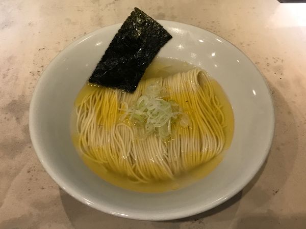 「かけ中華ソバ しお　800円」@麺 コレキヨの写真
