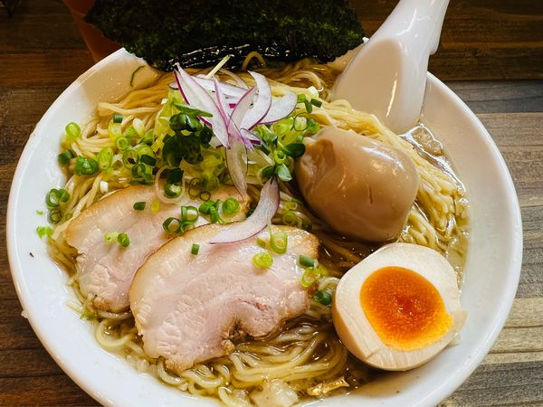 「白金ラーメン大盛り、味玉」@麺屋 承太郎の写真