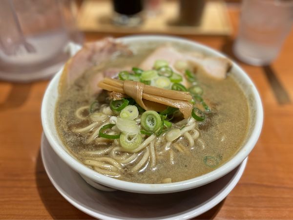 「濃口煮干そば¥950」@中華そば ひらこ屋 東京ラーメンストリート店の写真